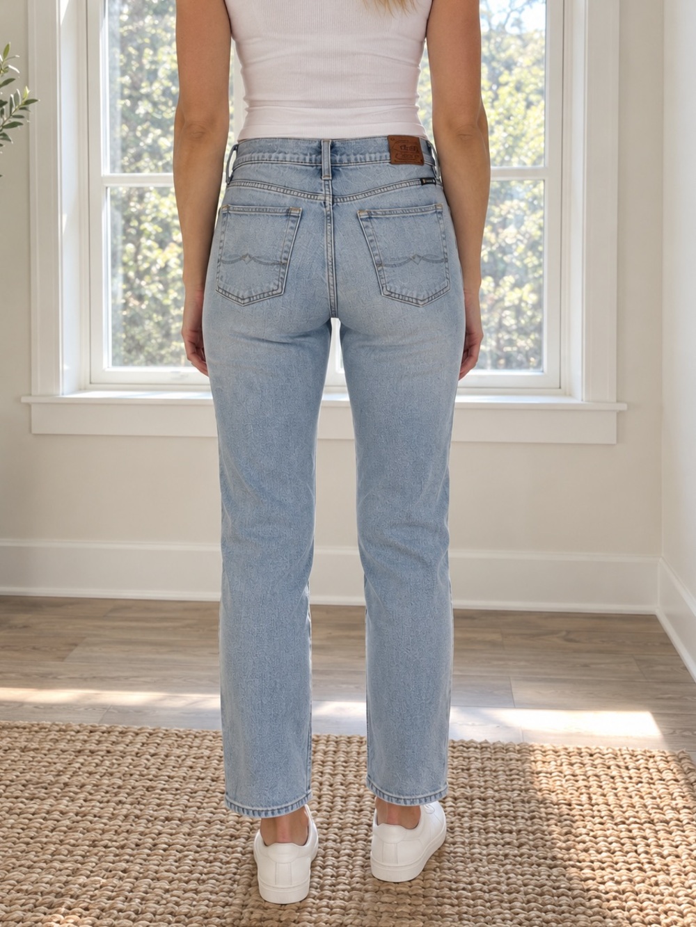 Lucky Brand Sienna Tomboy Straight Jeans Light Wash Size 10/30 Regular